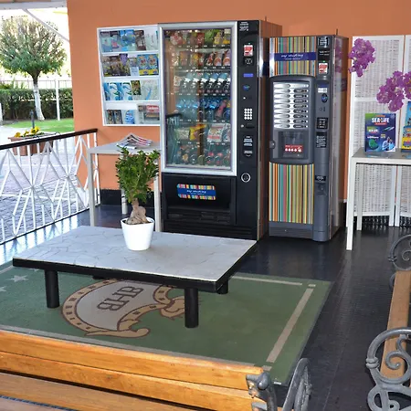 贝娅特丽克丝公寓酒店 3* 巴多利诺