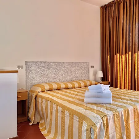 贝娅特丽克丝公寓酒店 巴多利诺