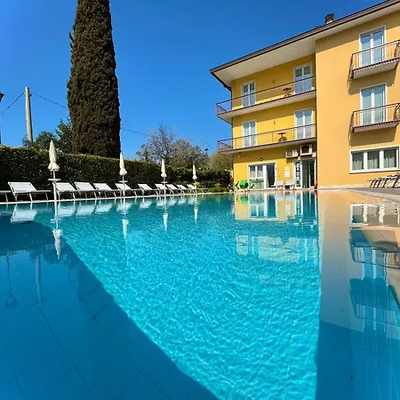 Beatrix アパートホテル